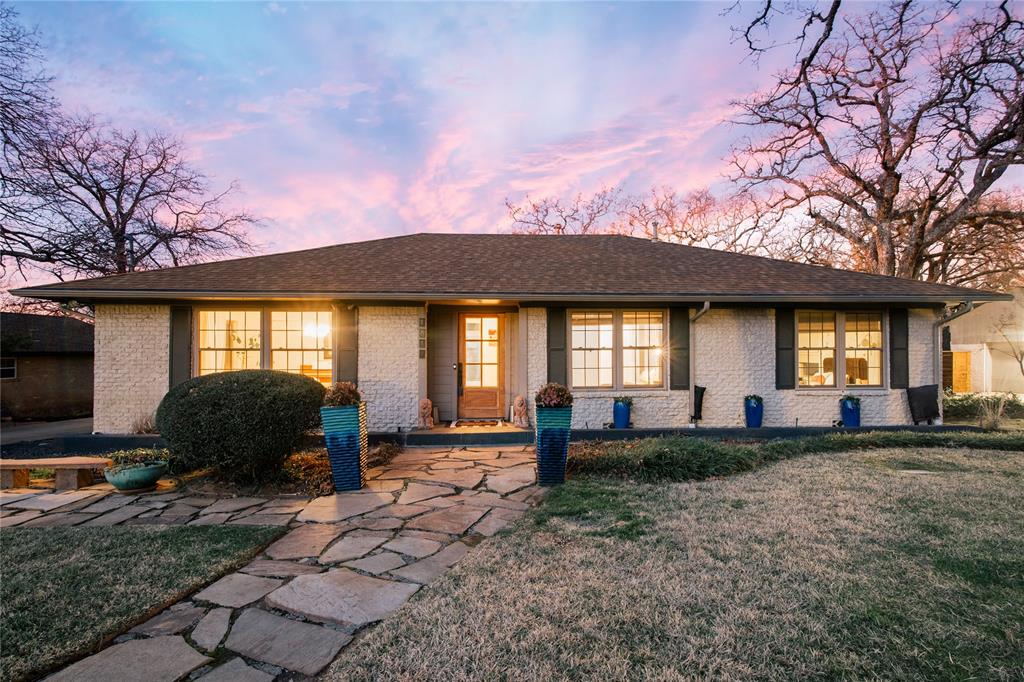 1811 Locksley Lane Property Photo