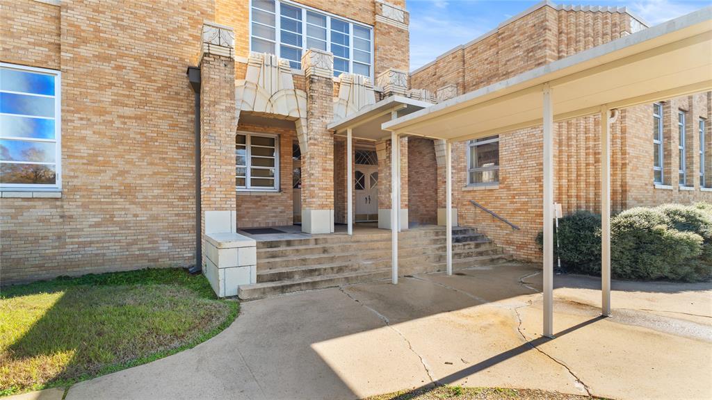 14905 Oak Street Property Photo 4