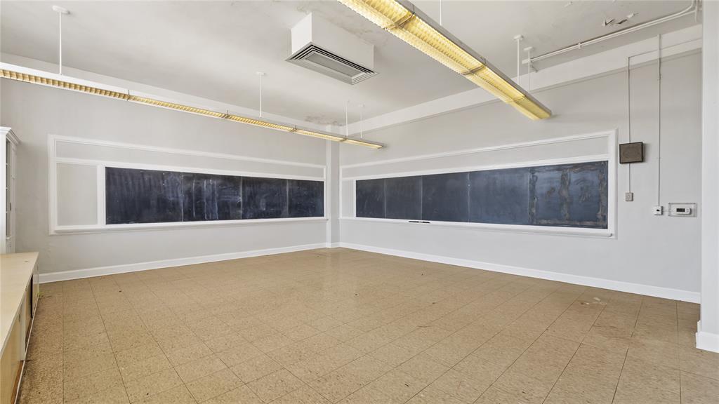 14905 Oak Street Property Photo 23