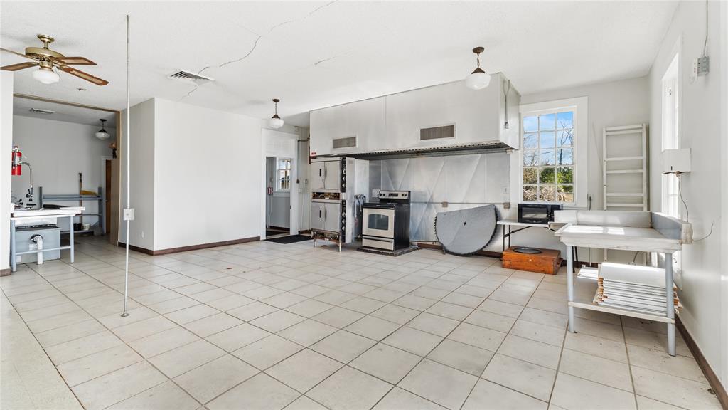 14905 Oak Street Property Photo 25