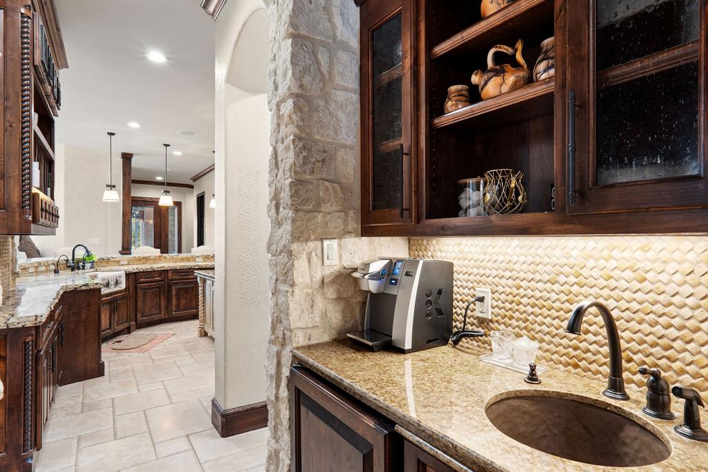 4331 Mark Hayes Court Property Photo 16