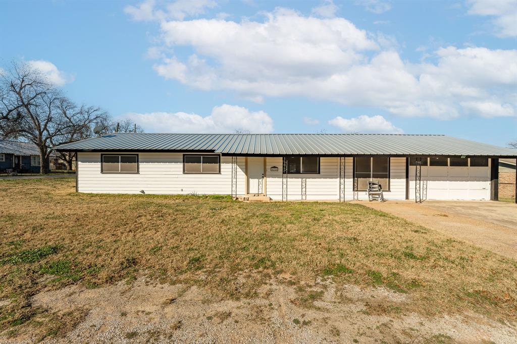 832 S Lamar Street Property Photo