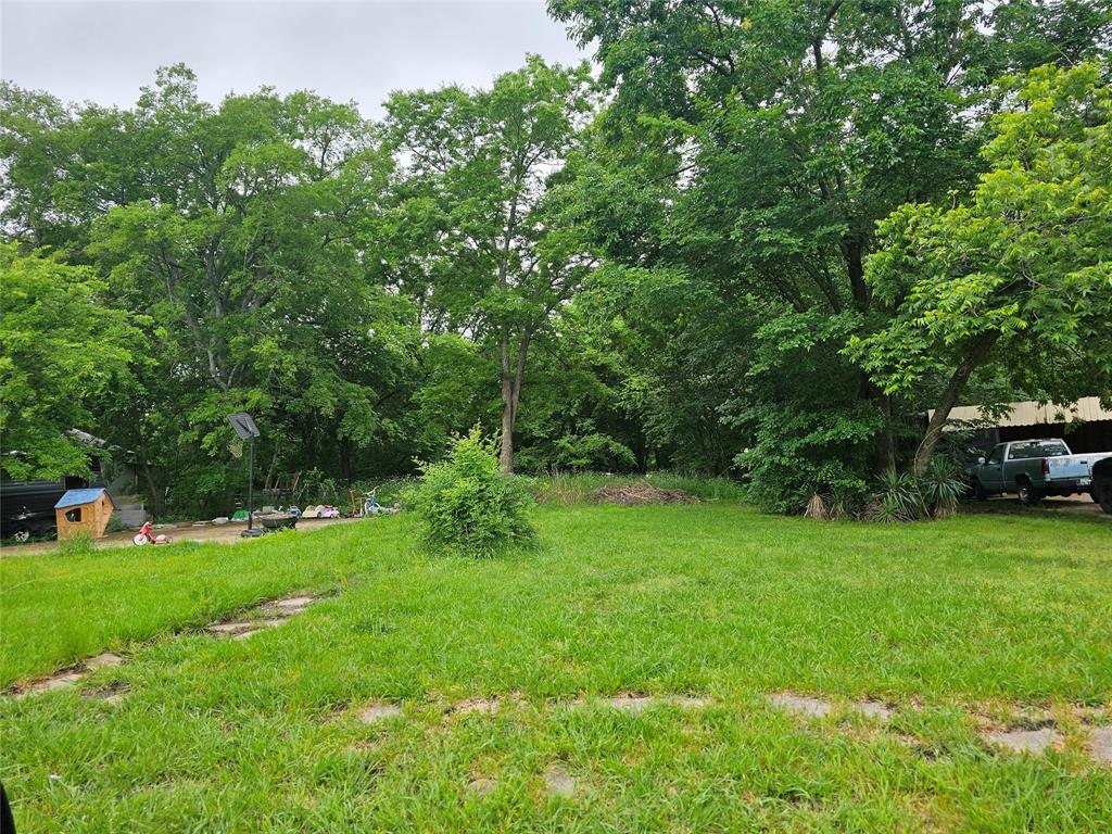 1050 1st Street Property Photo 2