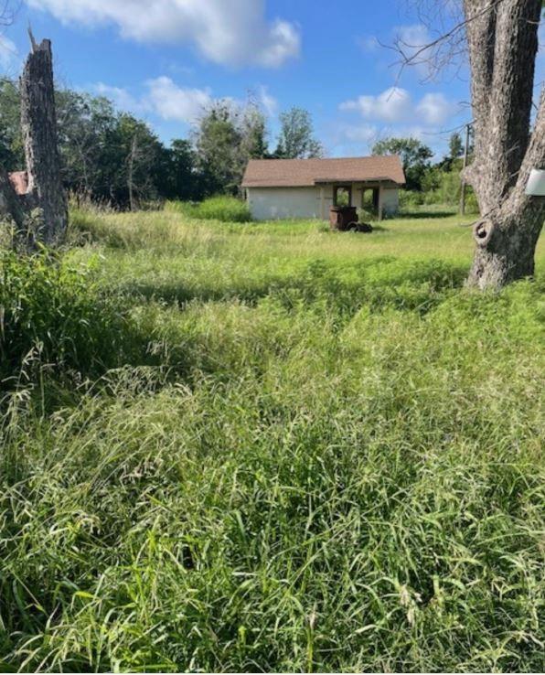 400 Bluebonnet Property Photo 1