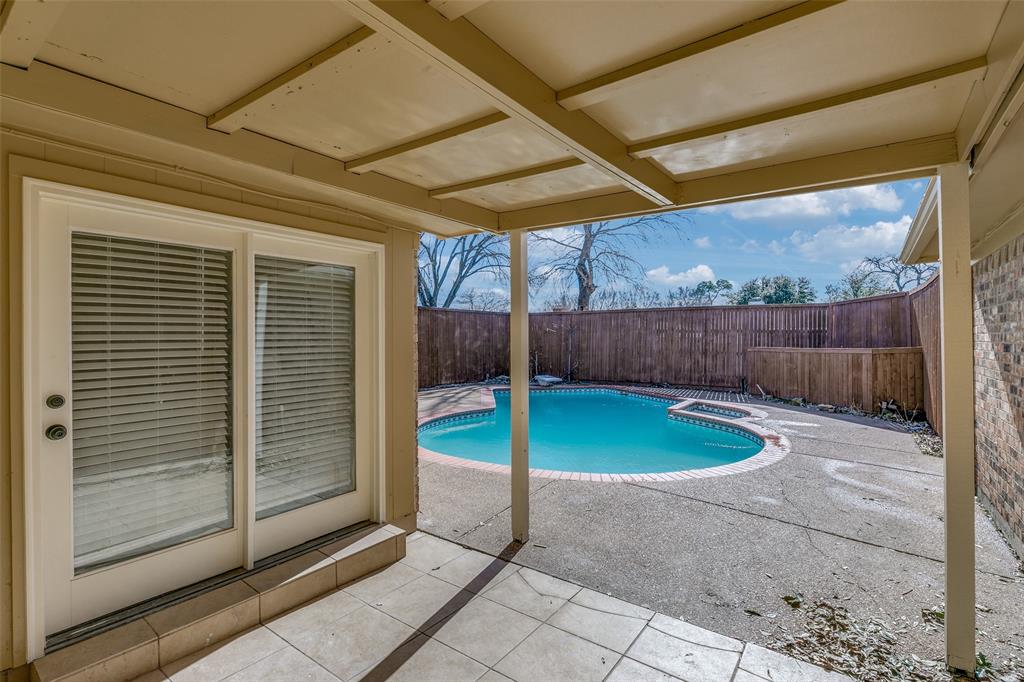 1502 Crockett Street Property Photo 14