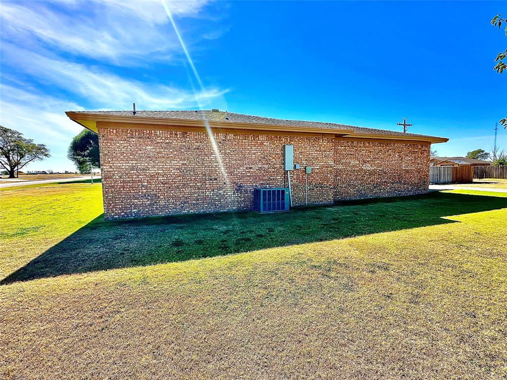 1010 S 4th Street Property Photo 3