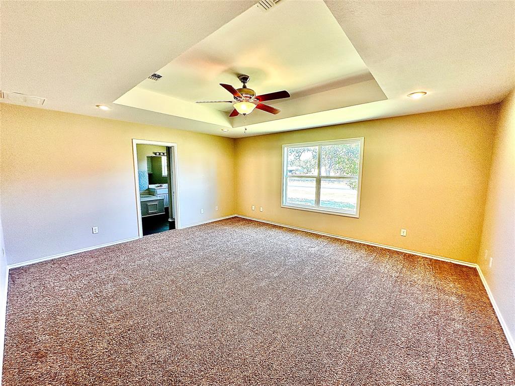 1010 S 4th Street Property Photo 10