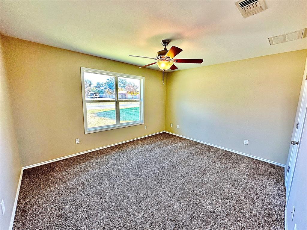 1010 S 4th Street Property Photo 17