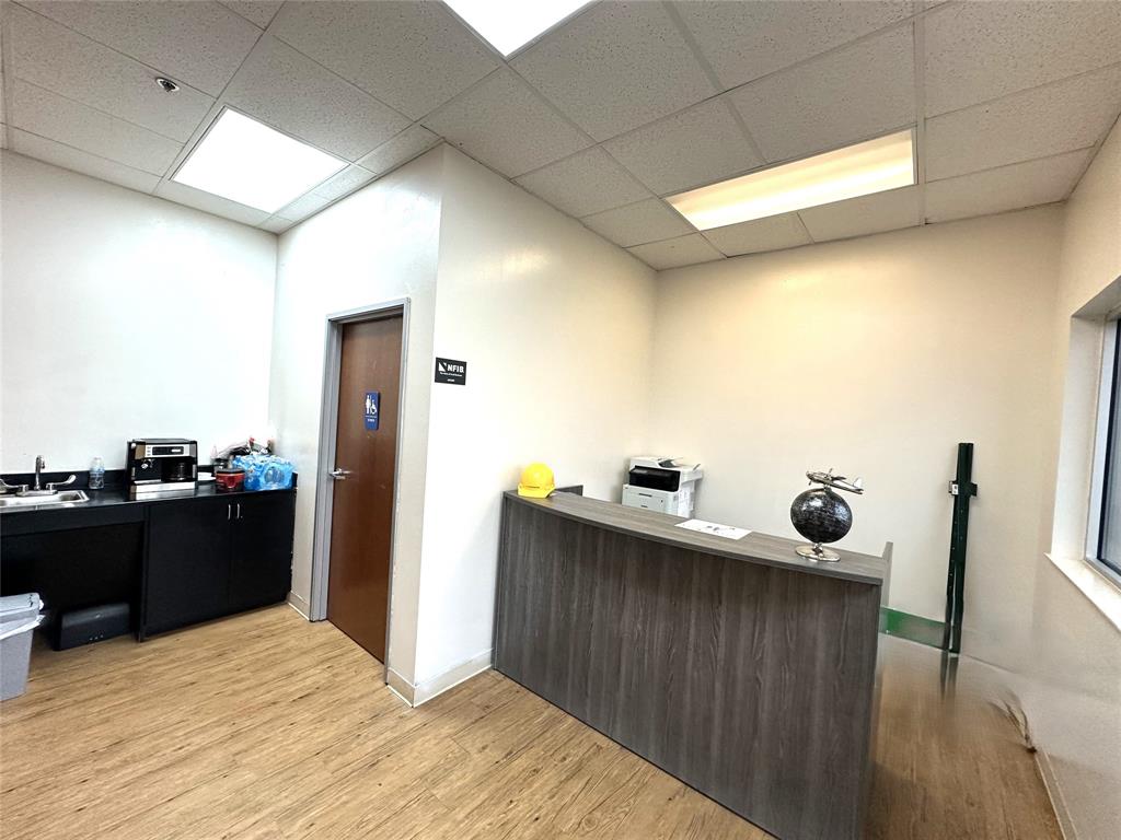 211 Regency Drive Property Photo 4