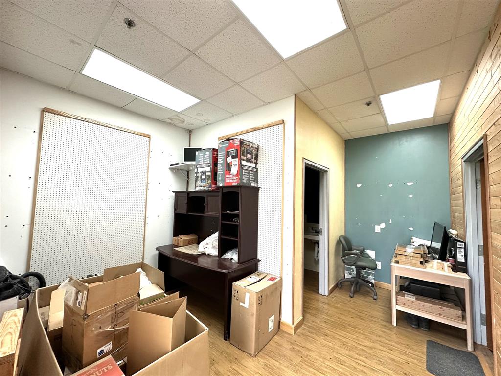 211 Regency Drive Property Photo 11
