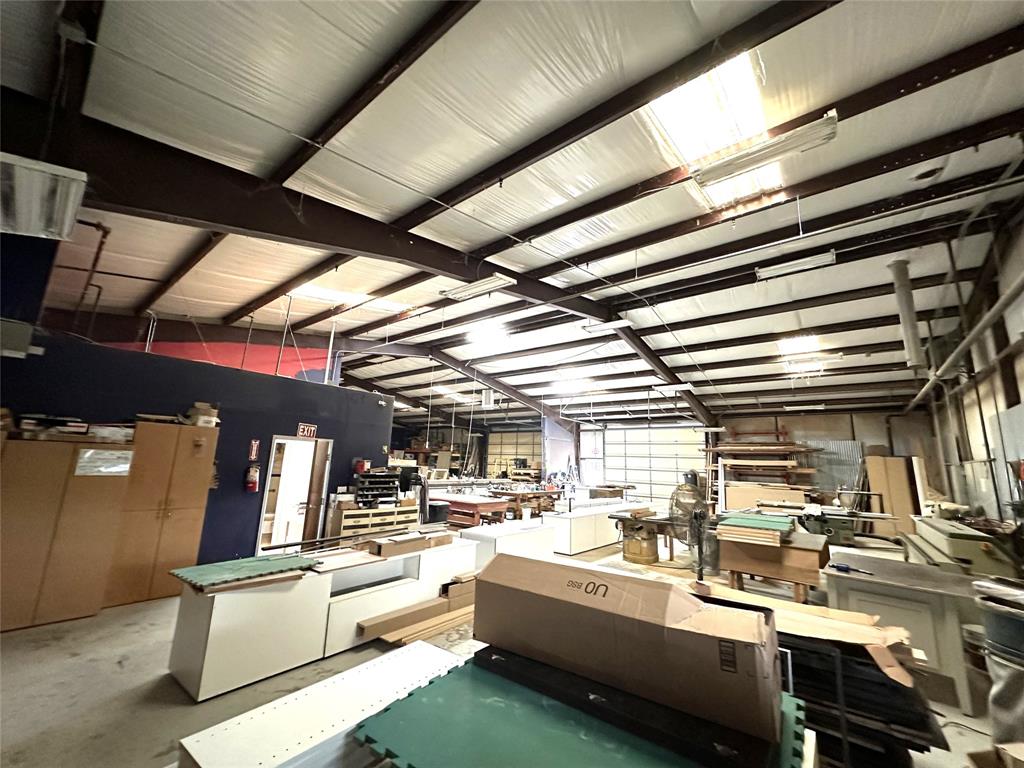 211 Regency Drive Property Photo 12
