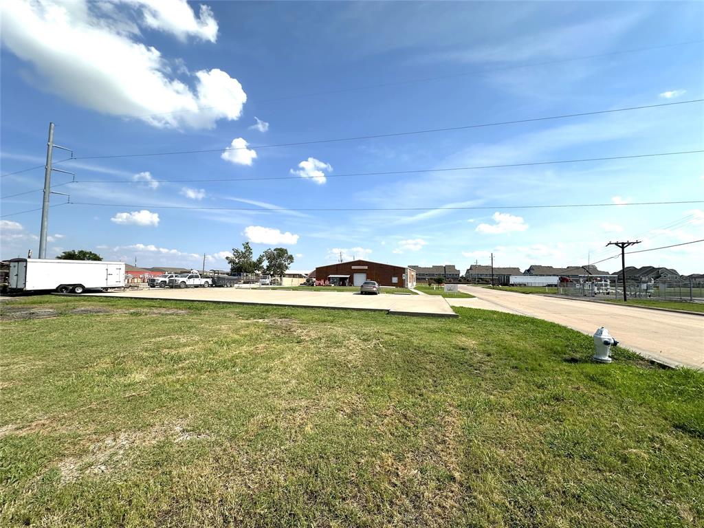211 Regency Drive Property Photo 14