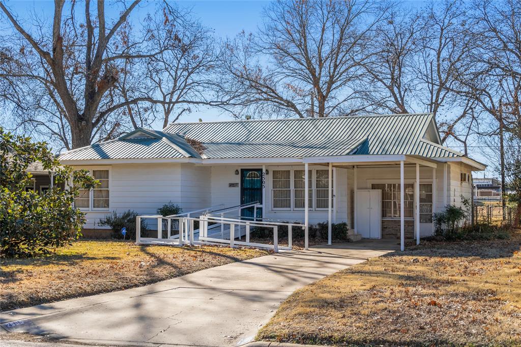 2505 Greenway Drive Property Photo