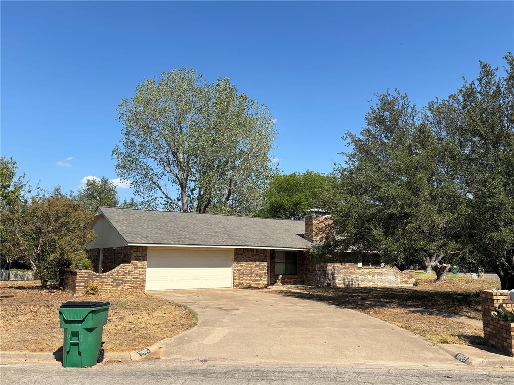 1405 N Prairie Wind Boulevard Property Photo 1