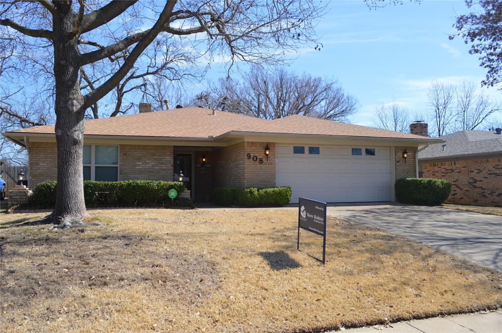 908 Apple Tree Court Property Photo