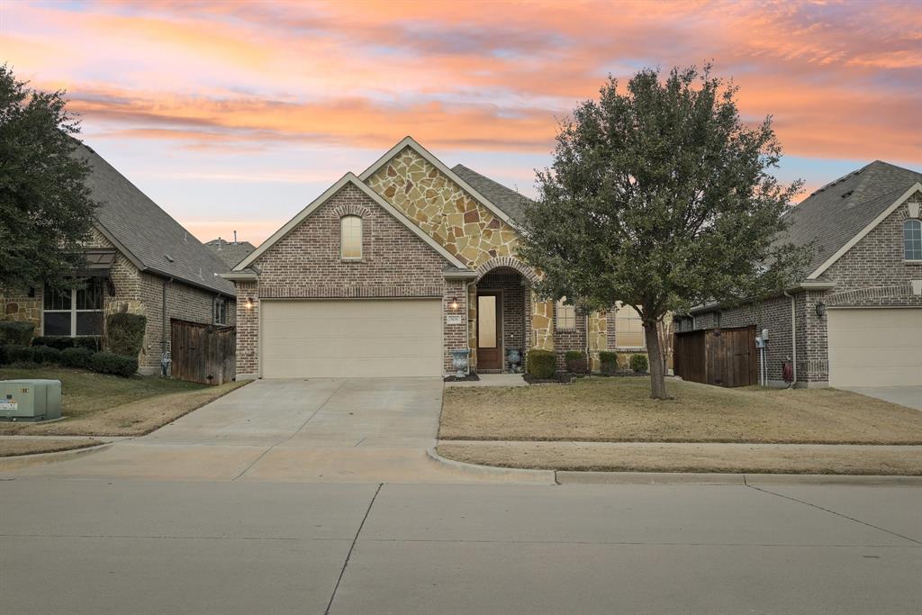 808 Spring Falls Drive Property Photo 1