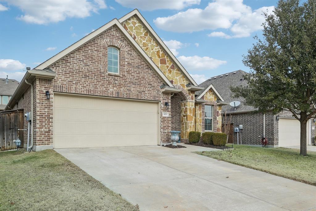 808 Spring Falls Drive Property Photo 6