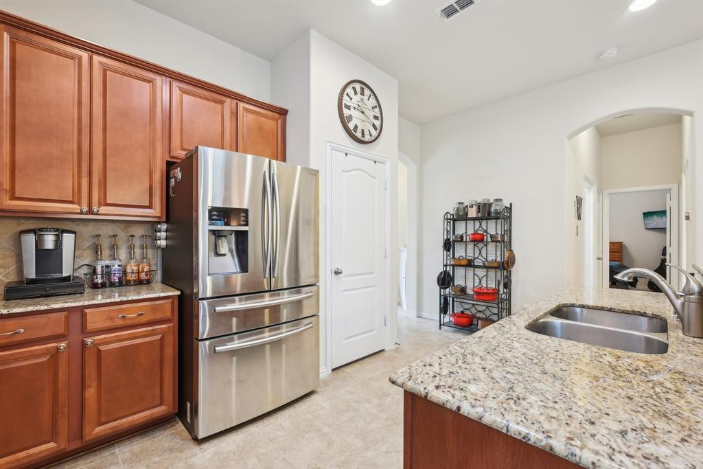 808 Spring Falls Drive Property Photo 18