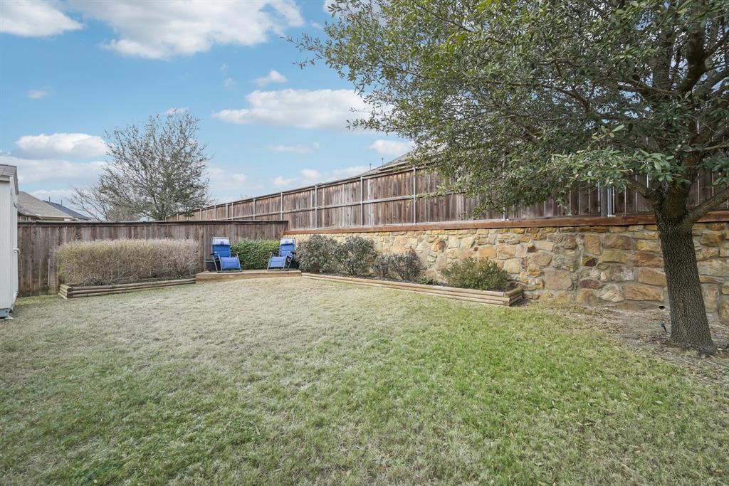 808 Spring Falls Drive Property Photo 28
