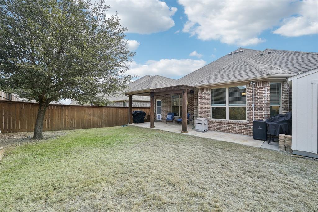 808 Spring Falls Drive Property Photo 29