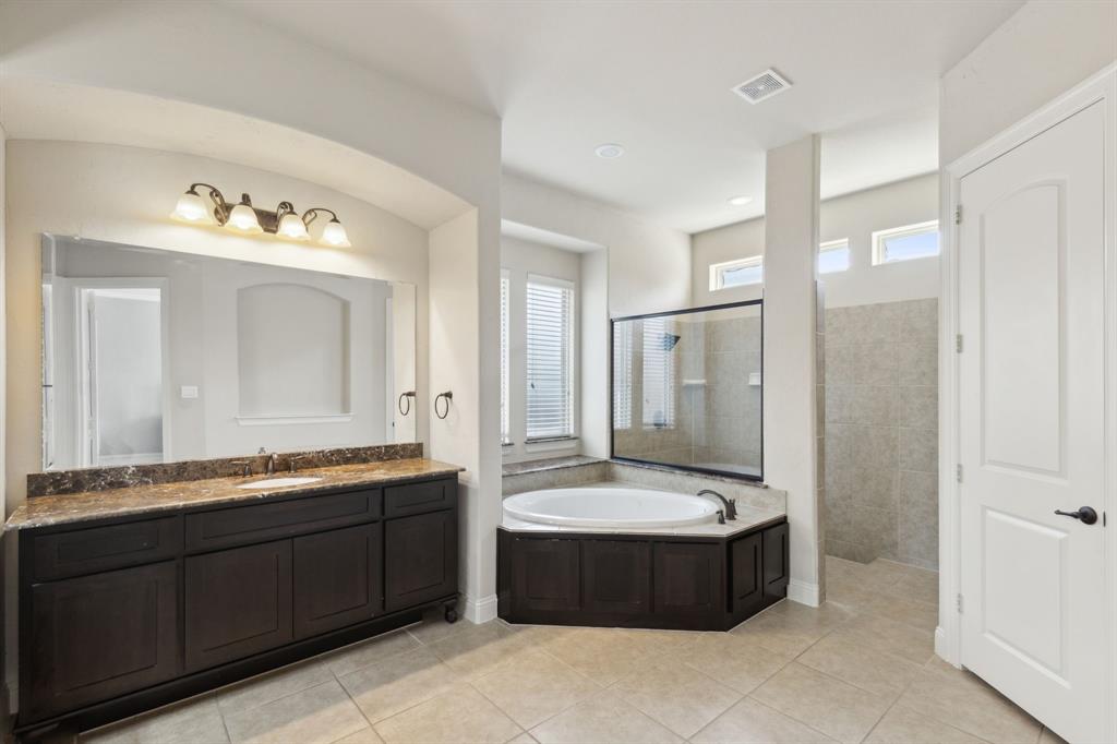 2200 Glasgow Drive Property Photo 22