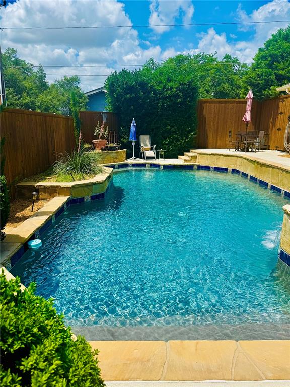 10027 Silvertree Drive Property Photo 1