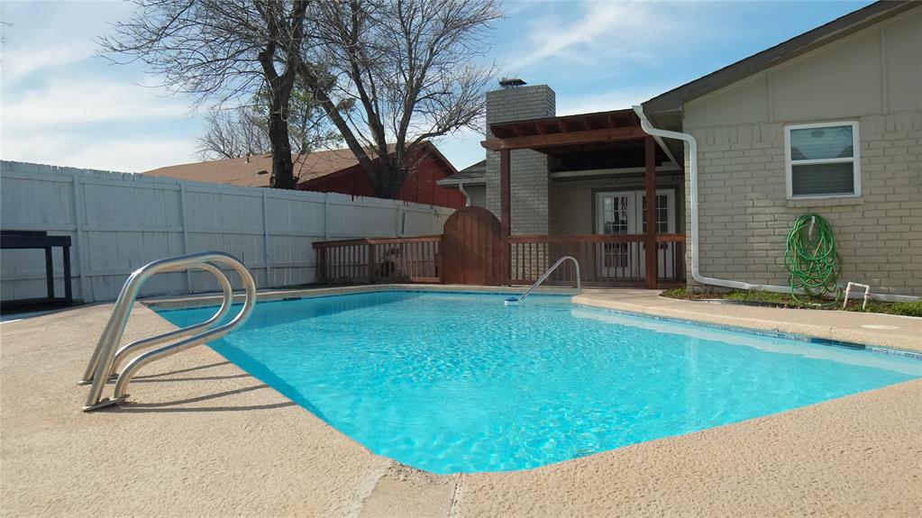 1832 Clear Creek Lane Property Photo 1