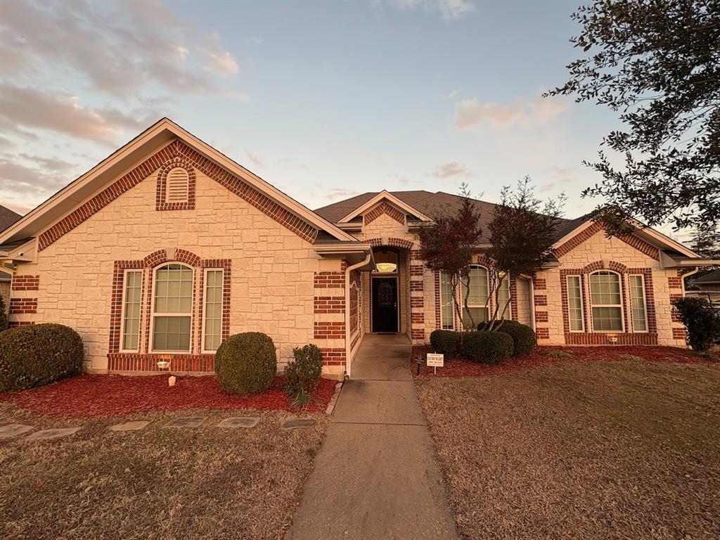 1720 Meadowbriar Drive Property Photo