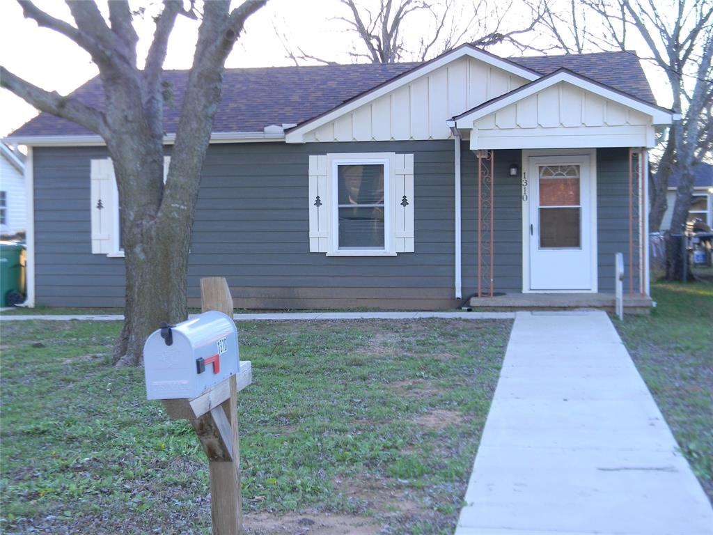 1310 N Brents Avenue Property Photo