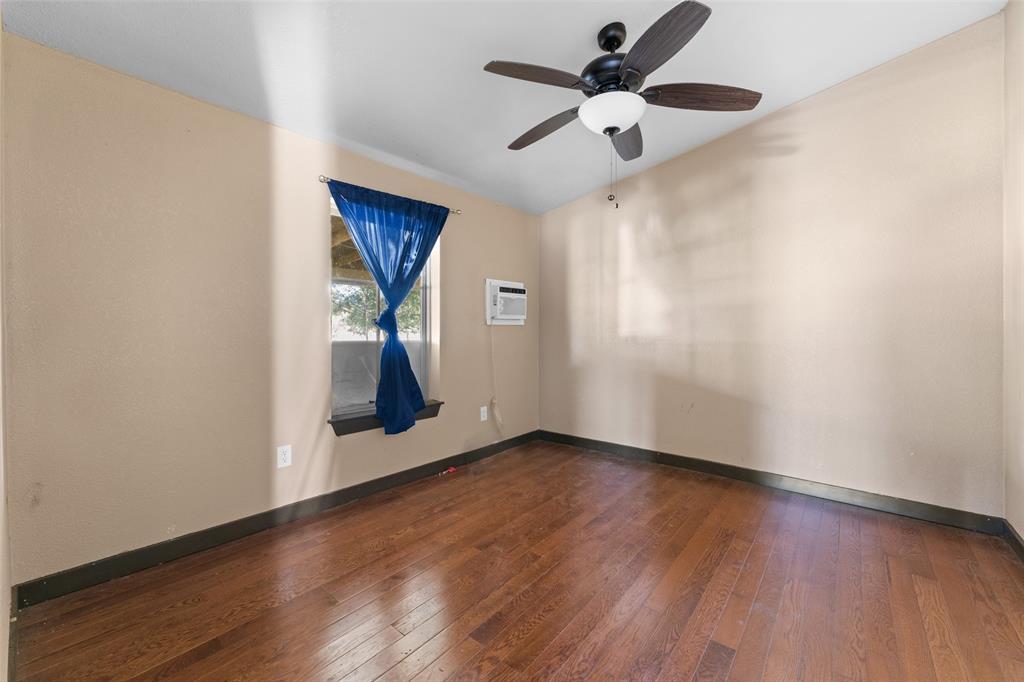 6511 S Ih-45 E Property Photo 21