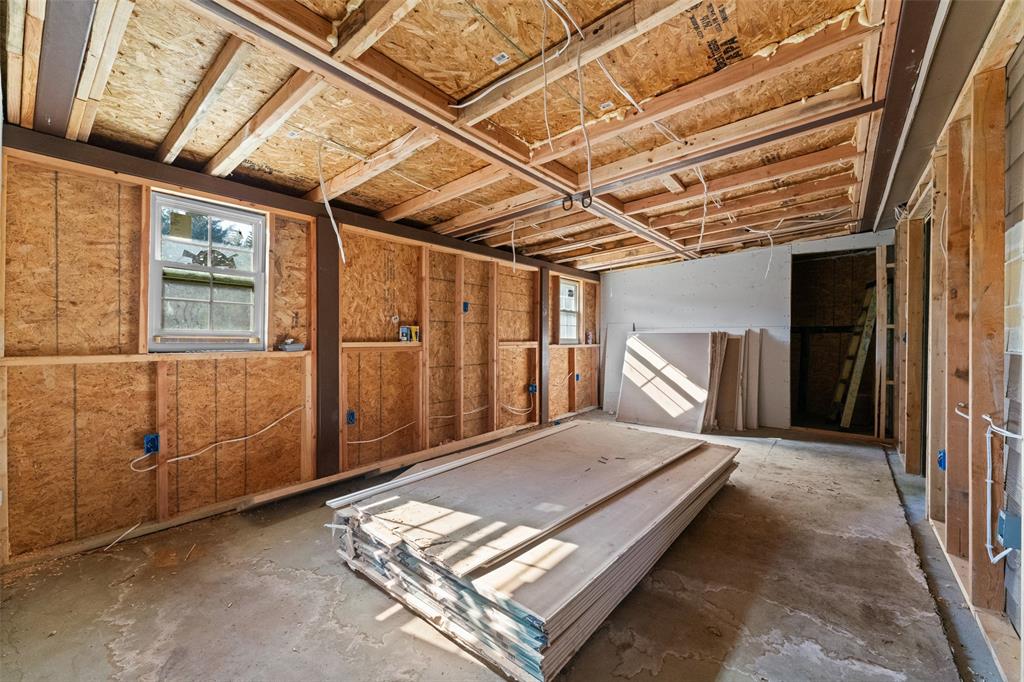6511 S Ih-45 E Property Photo 28