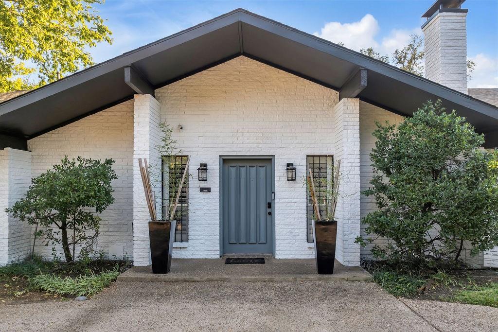 3330 Timberview Road Property Photo 12
