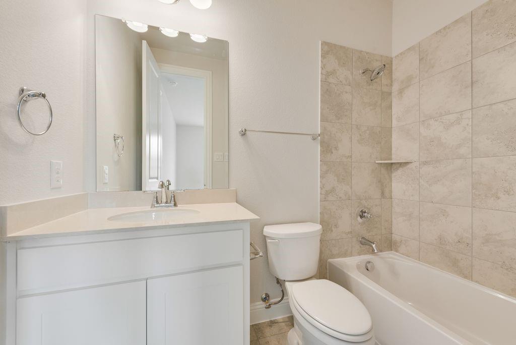 1224 Calebria Way Property Photo 19