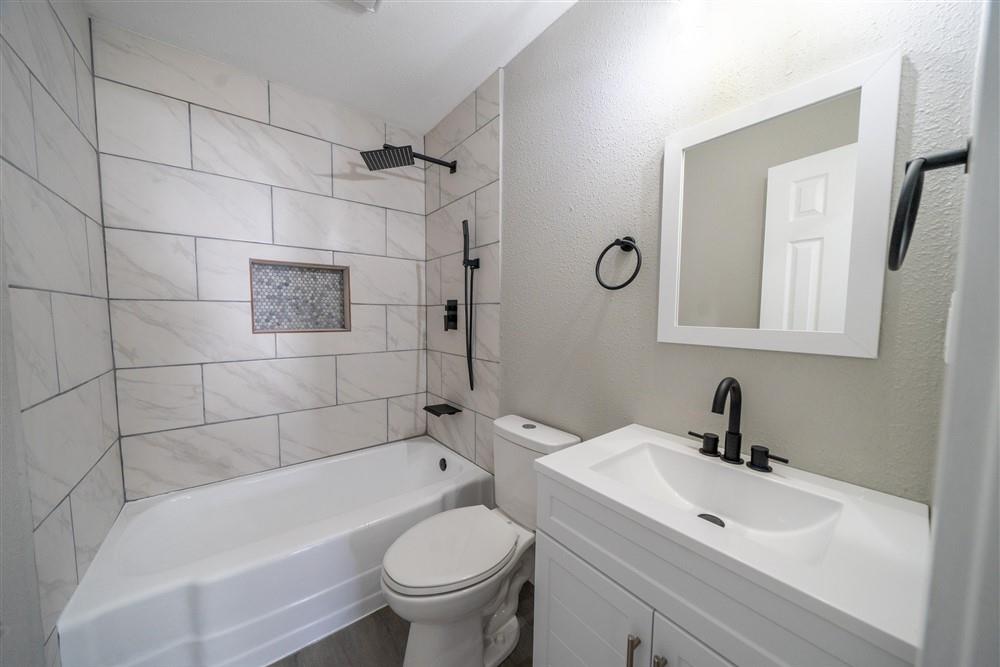 805 W Boyce Avenue Property Photo 18
