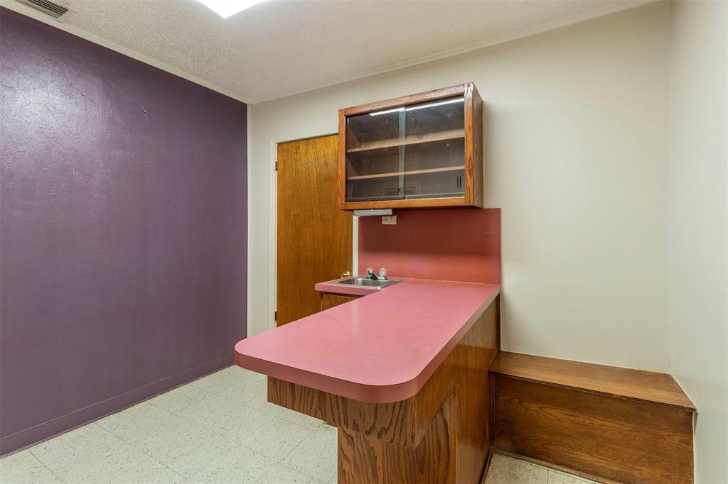 1012 W Division Street Property Photo 20