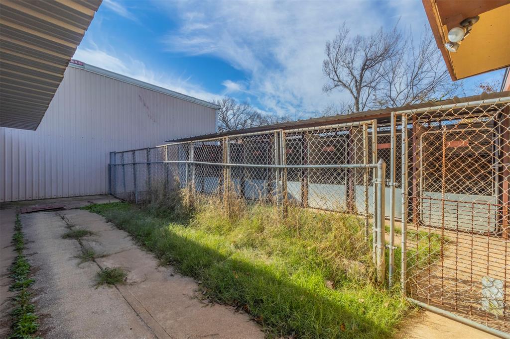 1012 W Division Street Property Photo 37