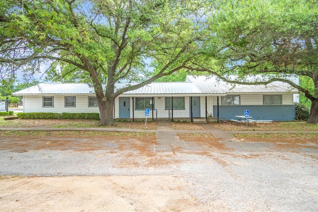 1500 N Spring Street Property Photo 4