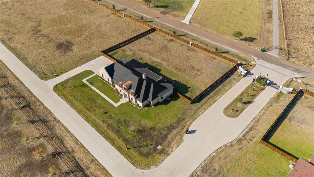1411 Greyridge Terrace Property Photo 2