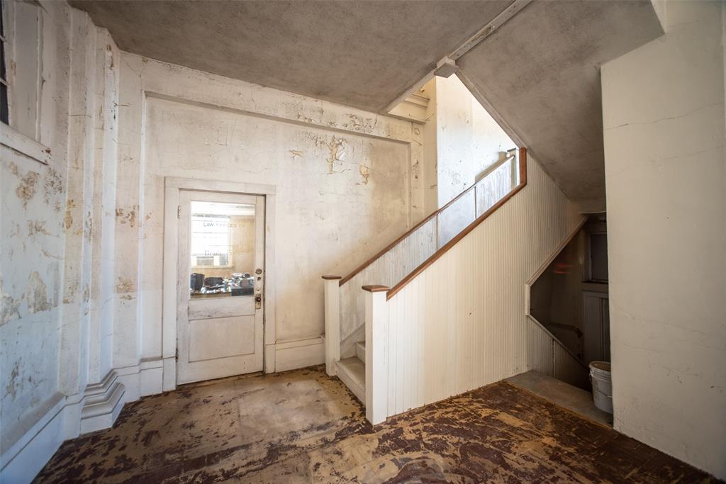 26 Ne 2nd Property Photo 6