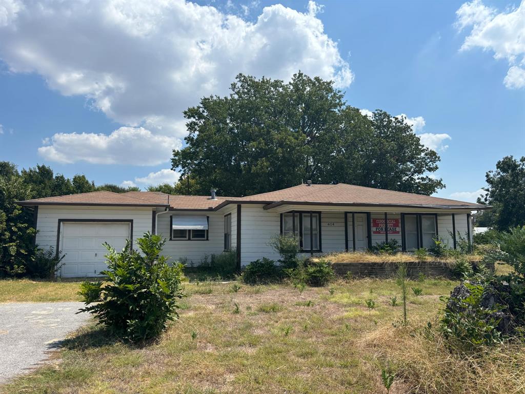 614 N Main Street Property Photo 1