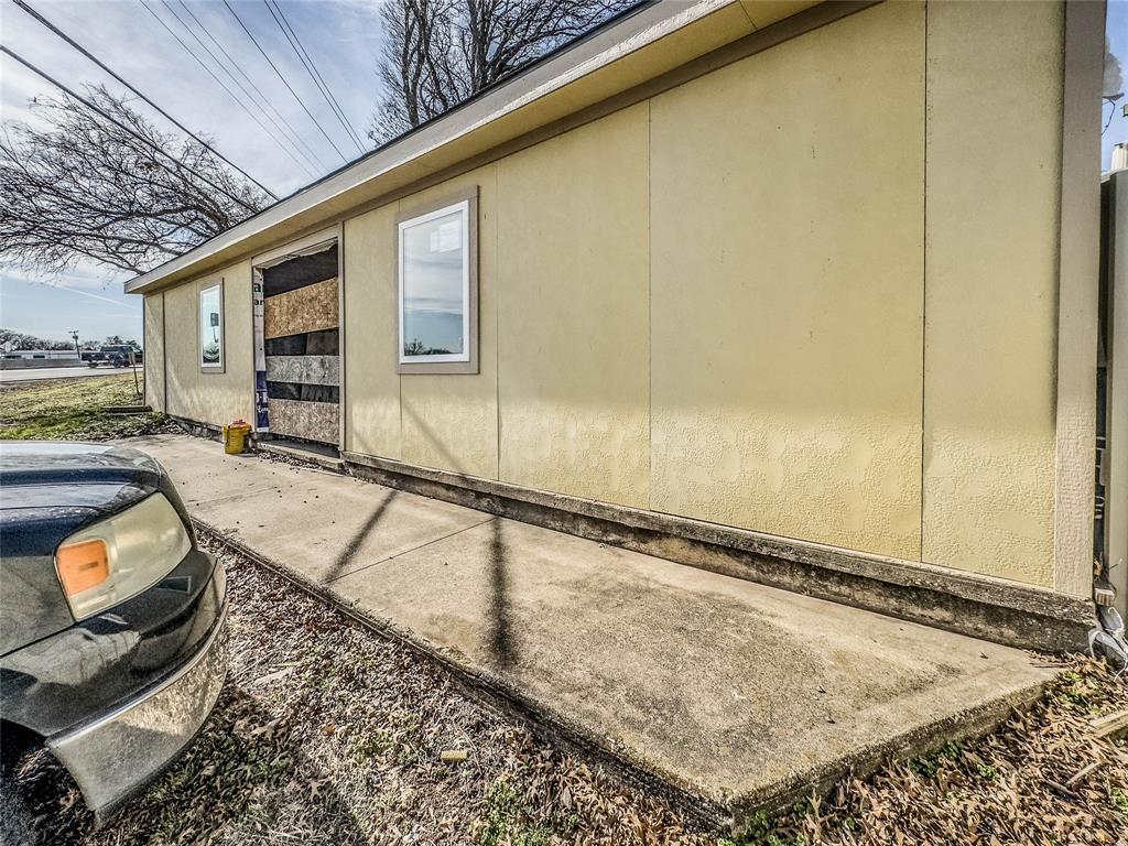 719 E Highway 67 Property Photo 1