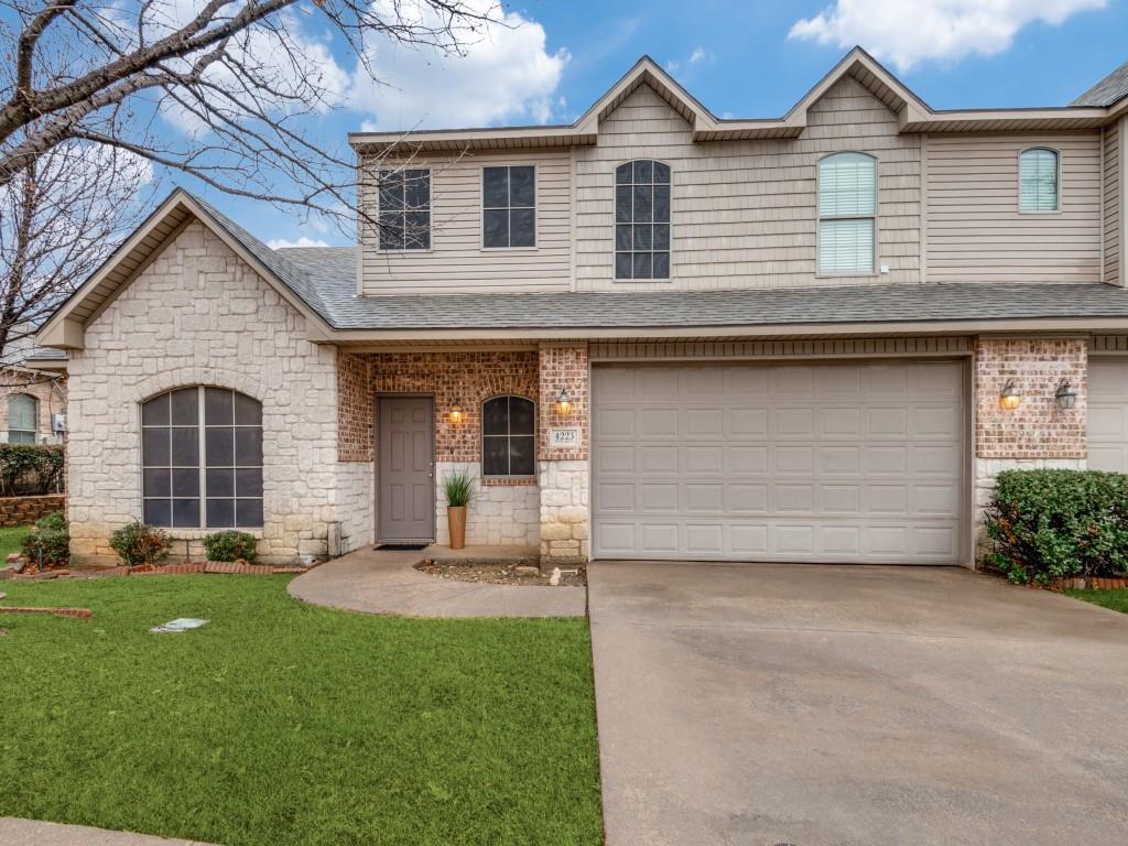 4223 Towne Lake Court Property Photo 1