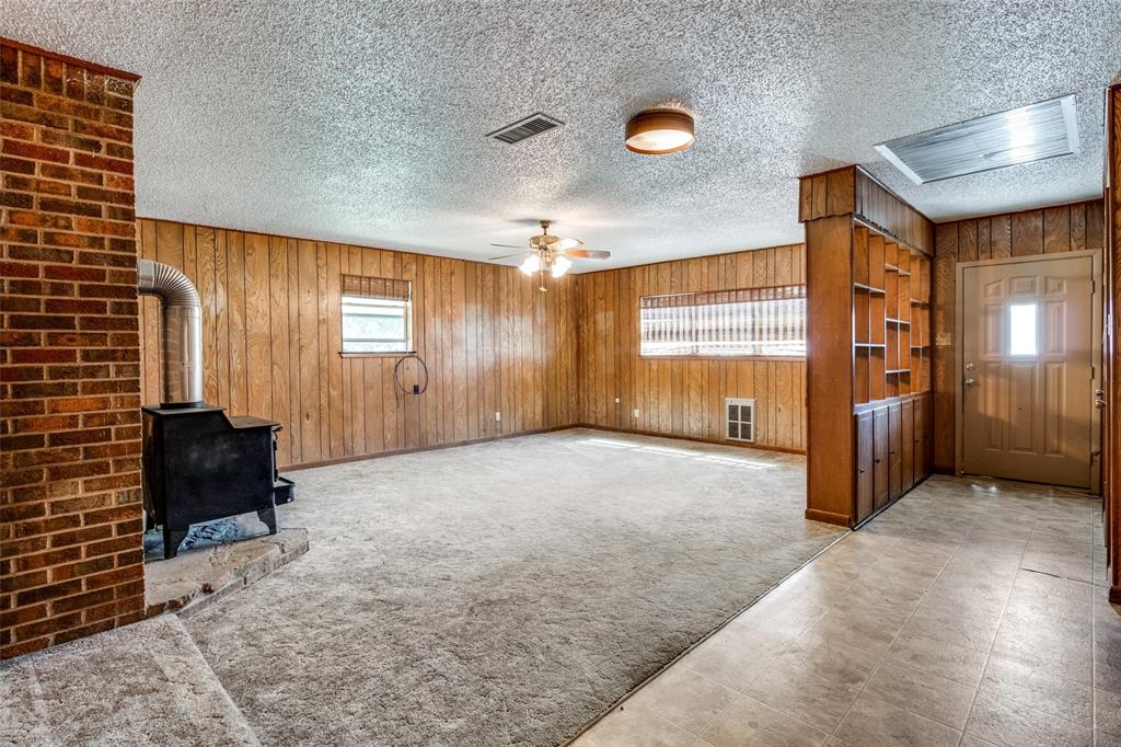 2102 County Road 2610 Property Photo 7