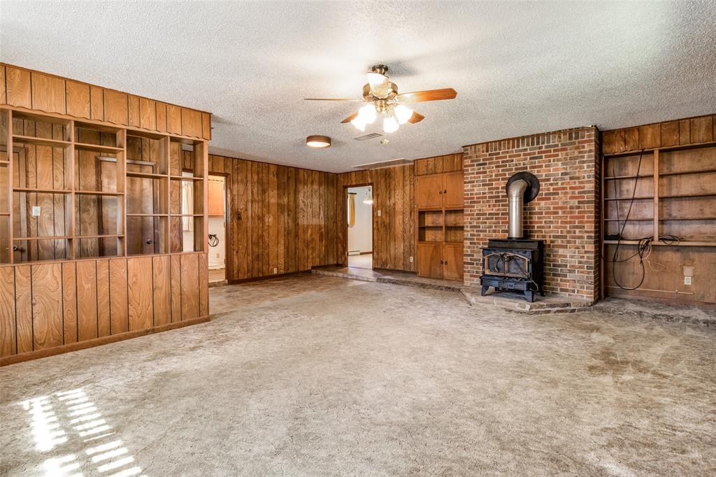 2102 County Road 2610 Property Photo 8