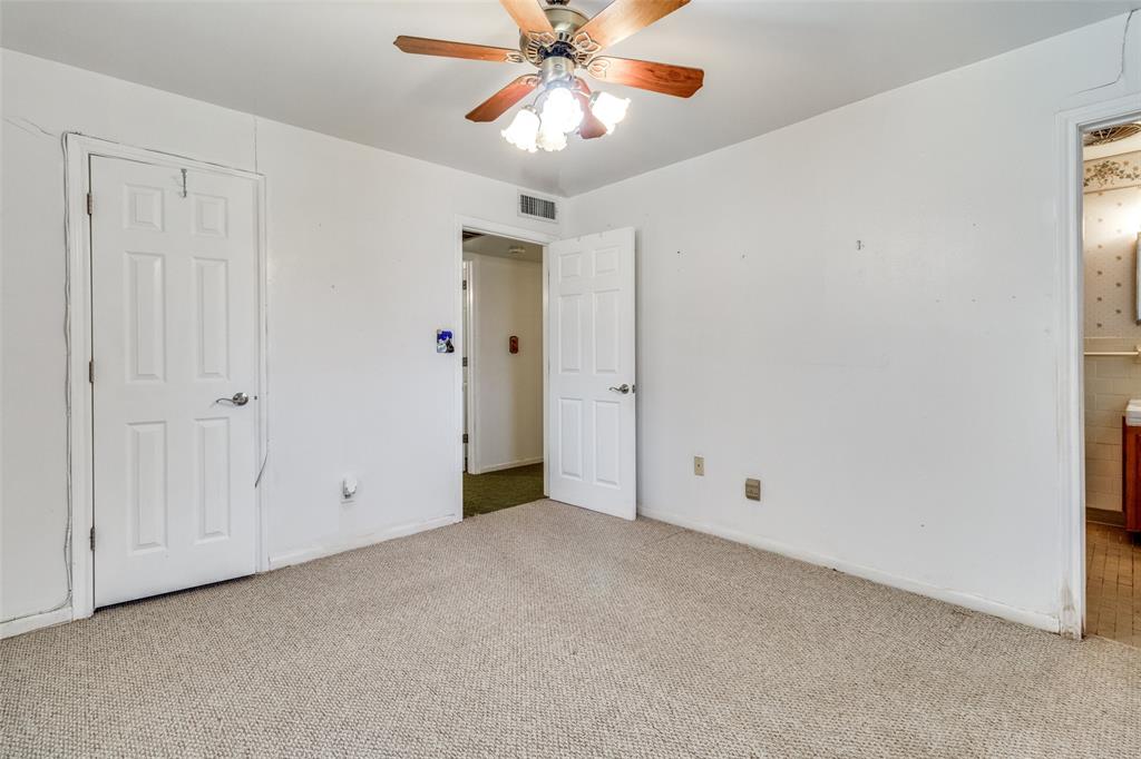2102 County Road 2610 Property Photo 17