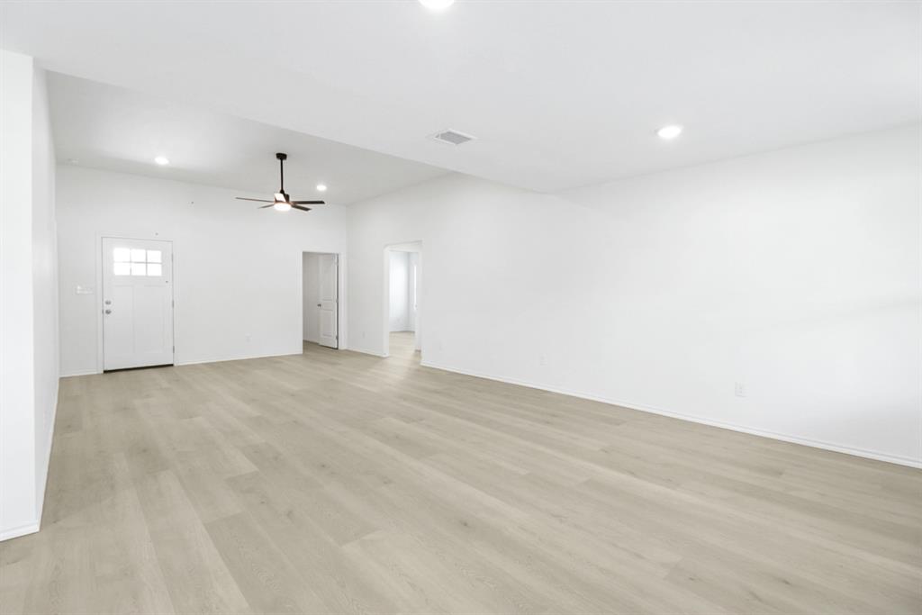 804 Bella Boulevard Property Photo 3