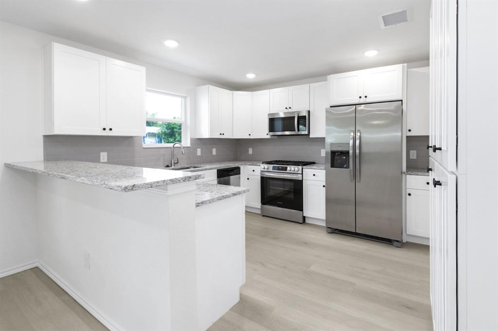 804 Bella Boulevard Property Photo 6