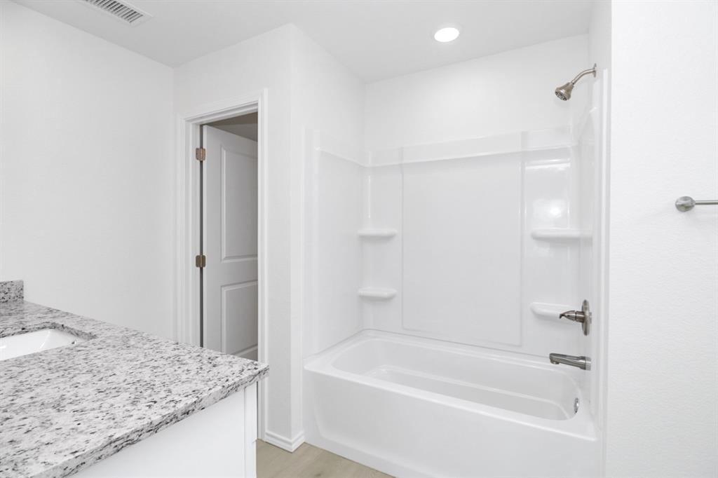 804 Bella Boulevard Property Photo 12