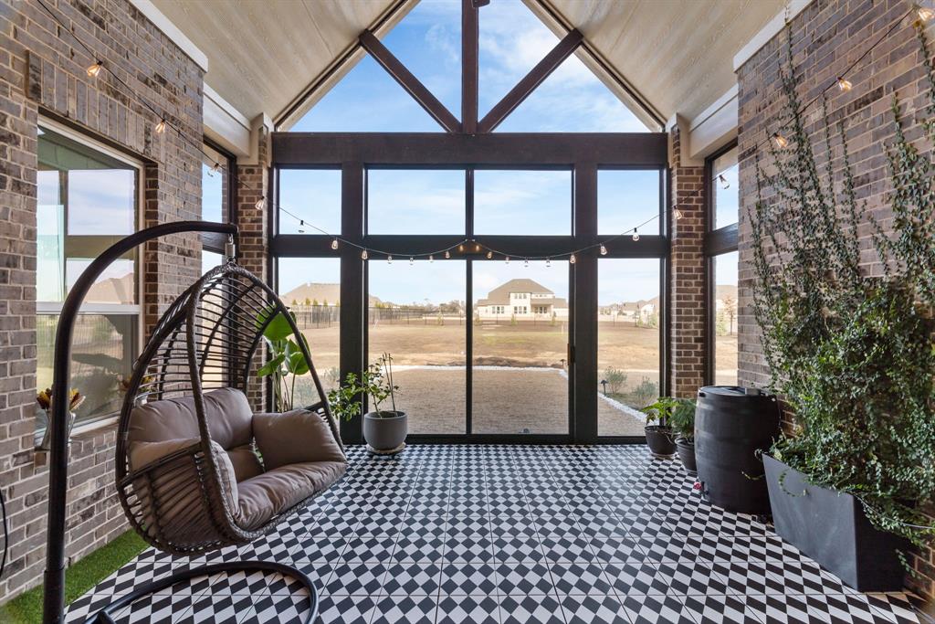 930 Peppy San Trail Property Photo 8