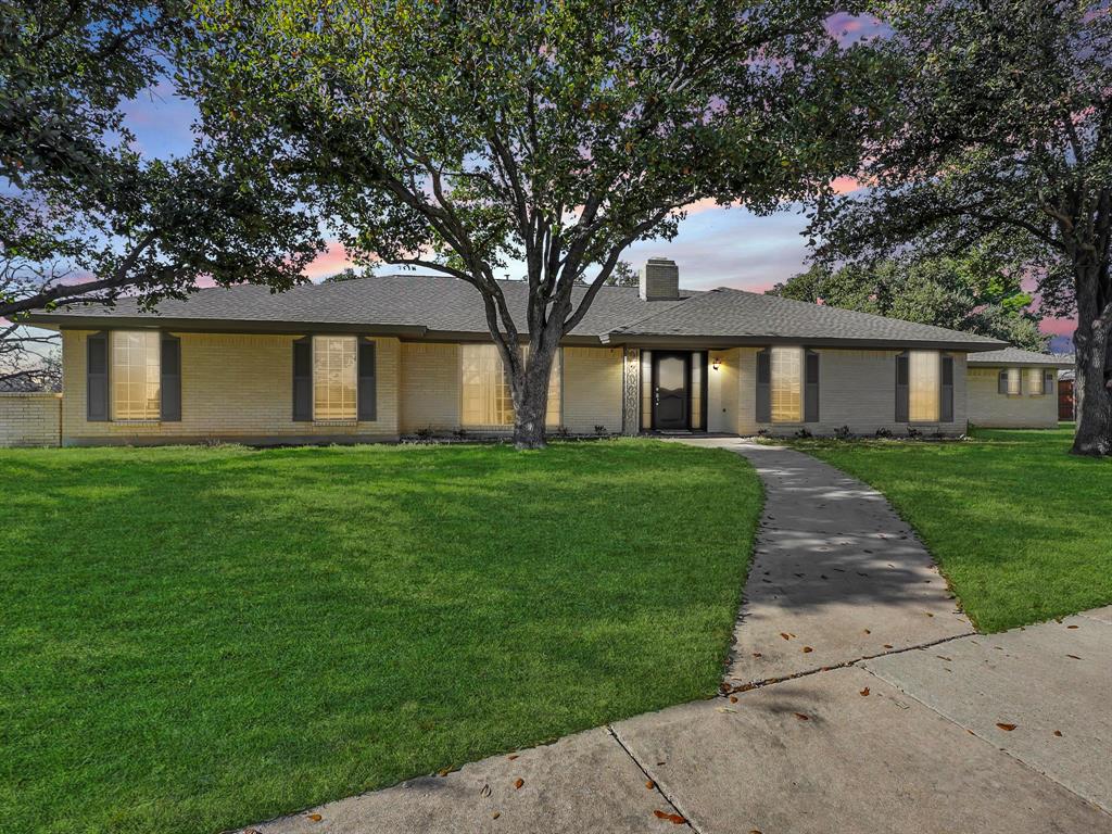 1704 Chisholm Trail Property Photo
